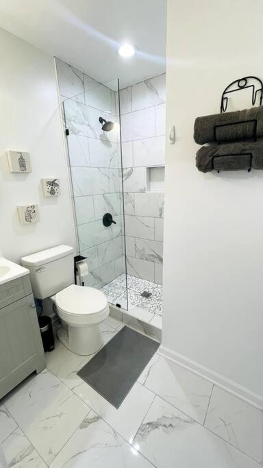 Modern Home Near Uptown Clt, Airport And More Charlotte Luaran gambar