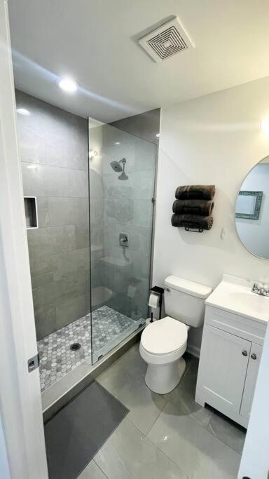 Modern Home Near Uptown Clt, Airport And More Charlotte Luaran gambar