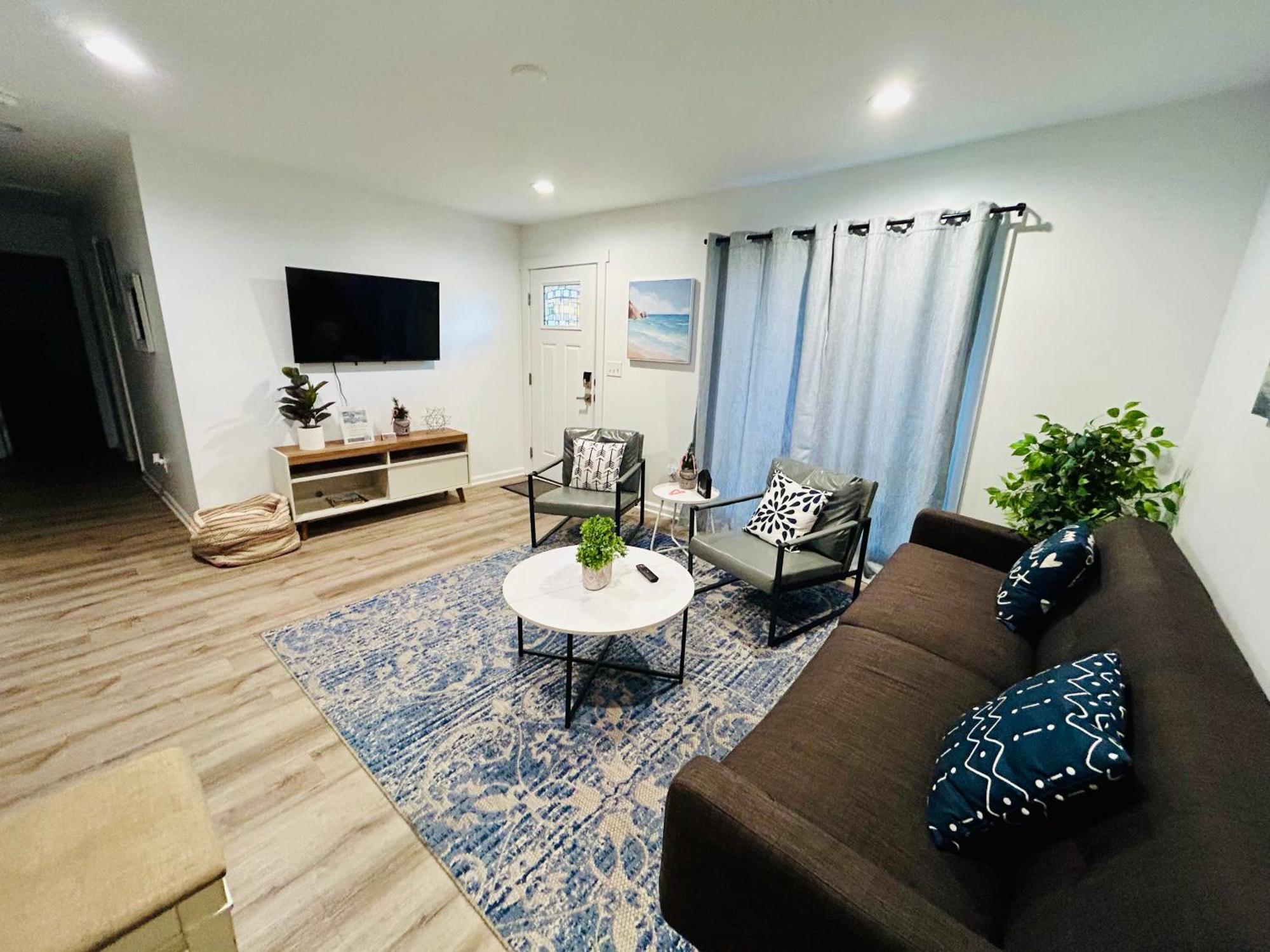Modern Home Near Uptown Clt, Airport And More Charlotte Luaran gambar